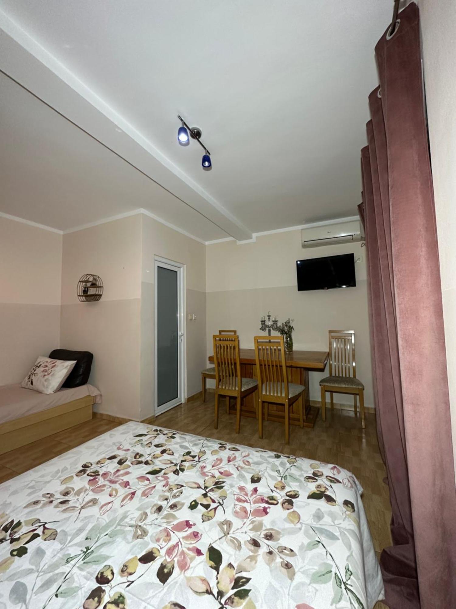 Apartmani Simona Budva Bagian luar foto