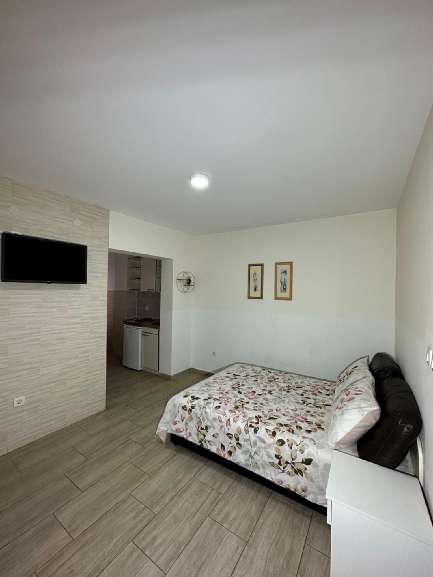 Apartmani Simona Budva Bagian luar foto
