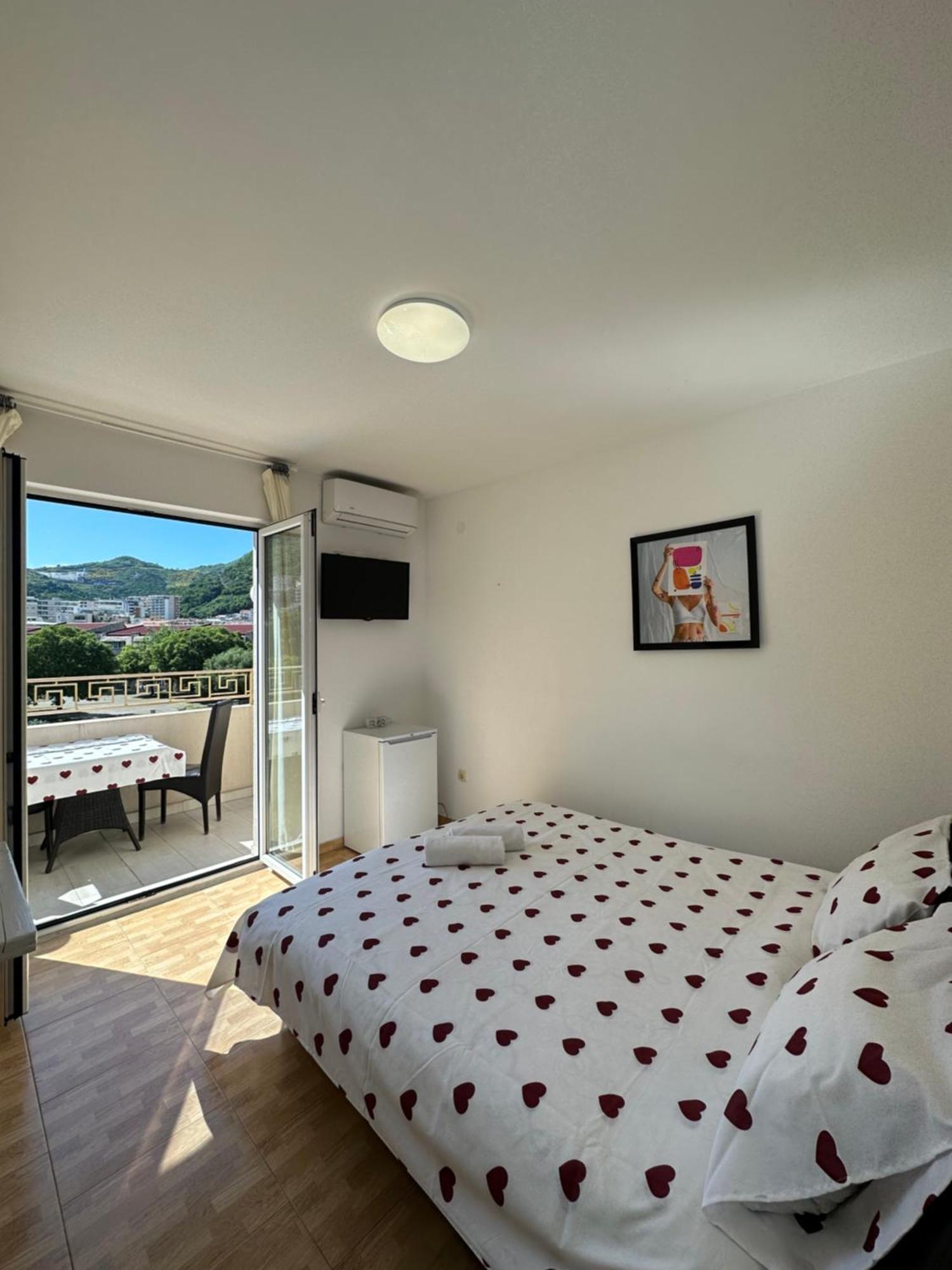Apartmani Simona Budva Bagian luar foto